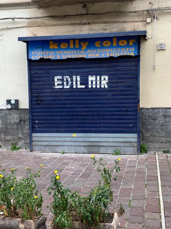 locale commerciale in affitto a Napoli in zona Chiaia
