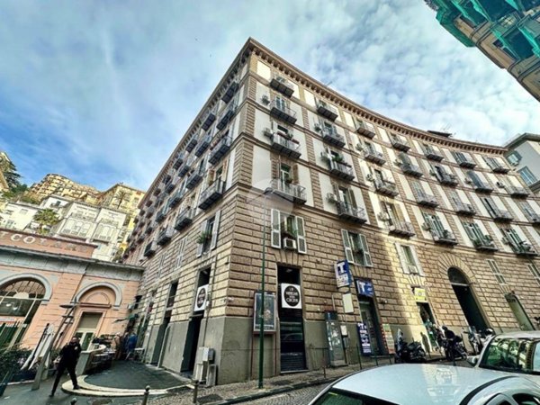 appartamento in affitto a Napoli in zona Chiaia