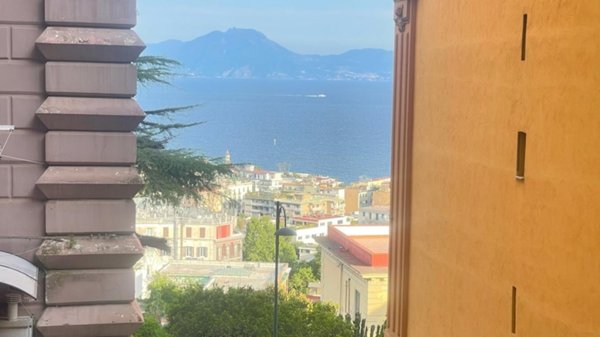 appartamento in affitto a Napoli in zona Chiaia