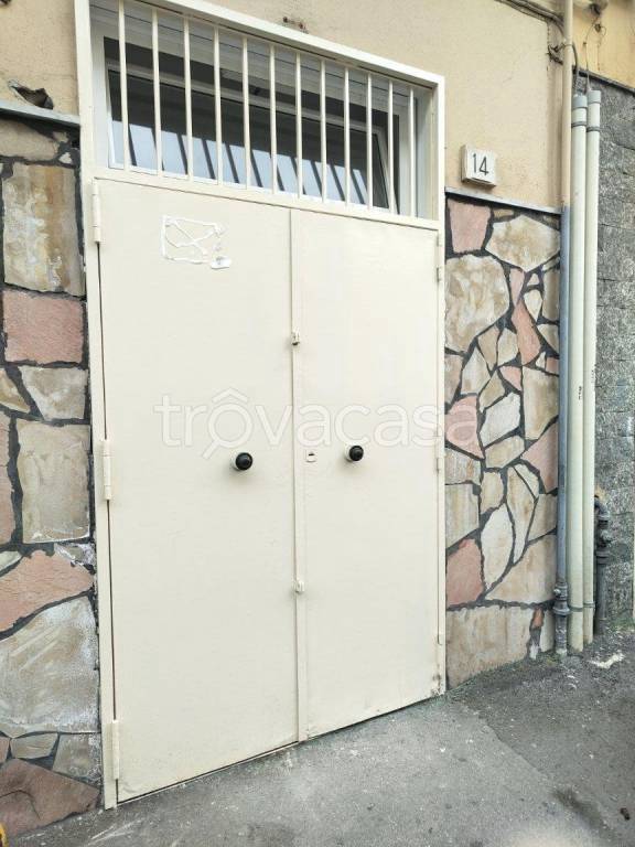 negozio in affitto a Napoli in zona Secondigliano