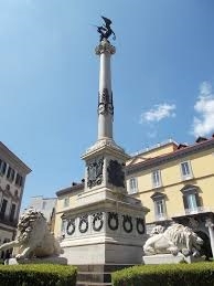 appartamento in affitto a Napoli in zona Chiaia