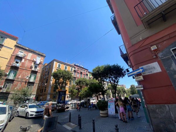 negozio in affitto a Napoli