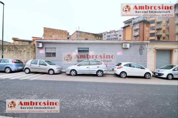 negozio in affitto a Napoli in zona Scampia