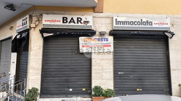 locale commerciale in affitto a Napoli in zona Arenella