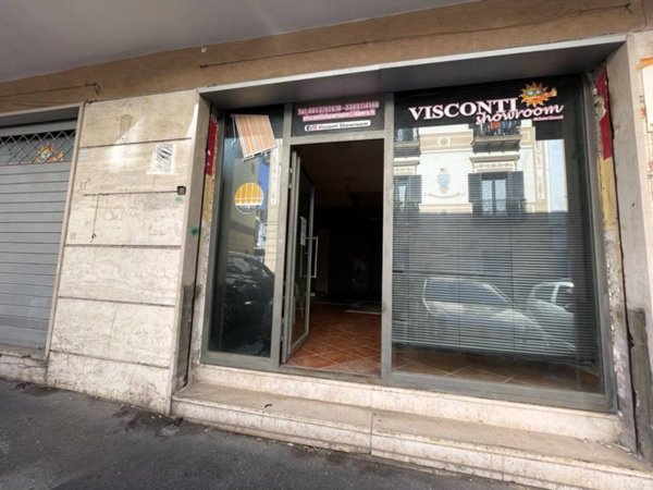 negozio in affitto a Napoli in zona Soccavo