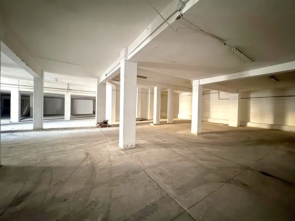 locale di sgombero in affitto a Napoli in zona Capodichino