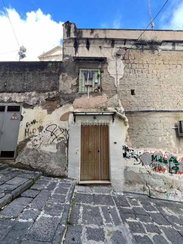 appartamento in affitto a Napoli in zona Stella