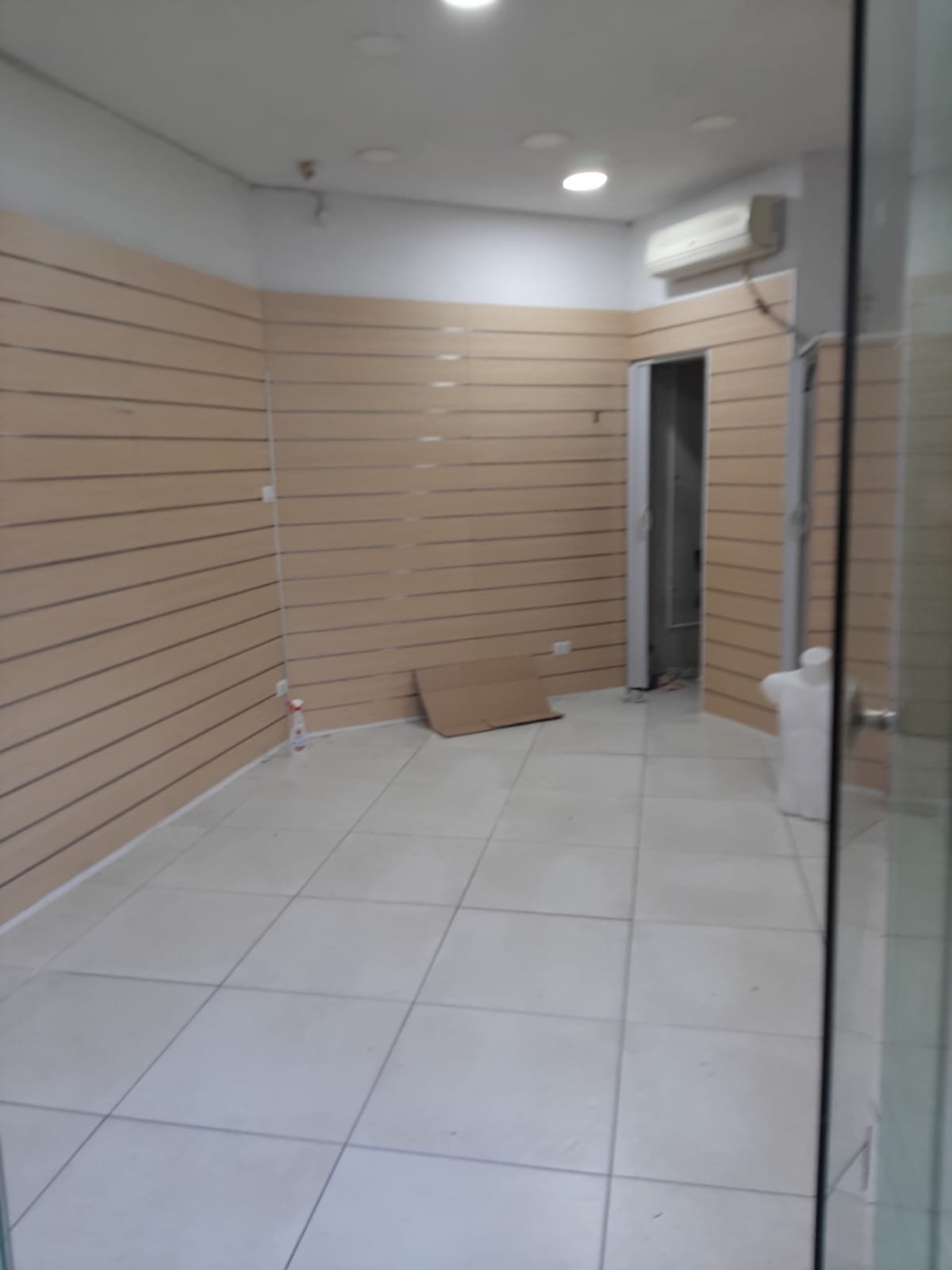 negozio in affitto a Napoli in zona Camaldoli