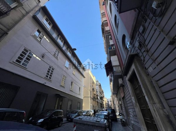 locale commerciale in affitto a Napoli in zona Pendino / San Giuseppe