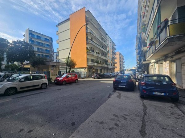 ufficio in affitto a Napoli in zona Fuorigrotta