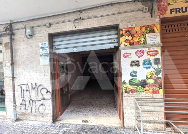negozio in affitto a Napoli in zona Secondigliano