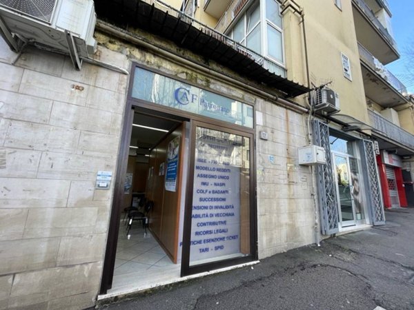 negozio in affitto a Napoli in zona Camaldoli