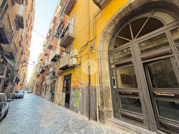 locale commerciale in affitto a Napoli