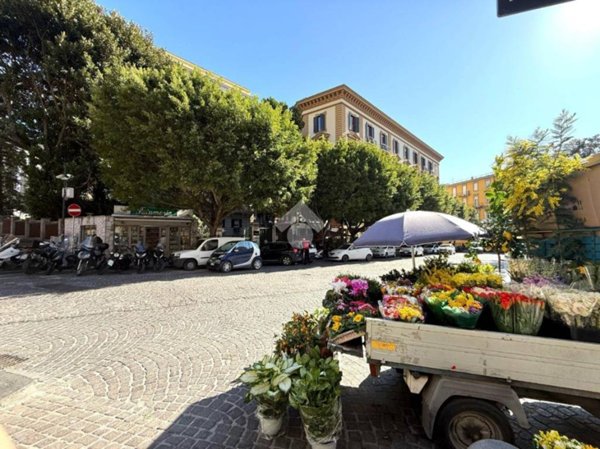 monolocale in affitto a Napoli in zona Chiaia
