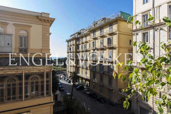 appartamento in affitto a Napoli in zona Chiaia