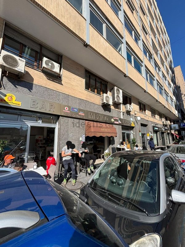 negozio in affitto a Napoli in zona Porto