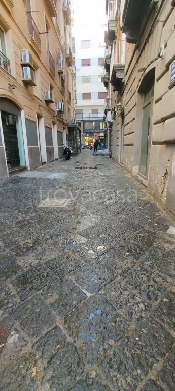 monolocale in affitto a Napoli in zona Chiaia