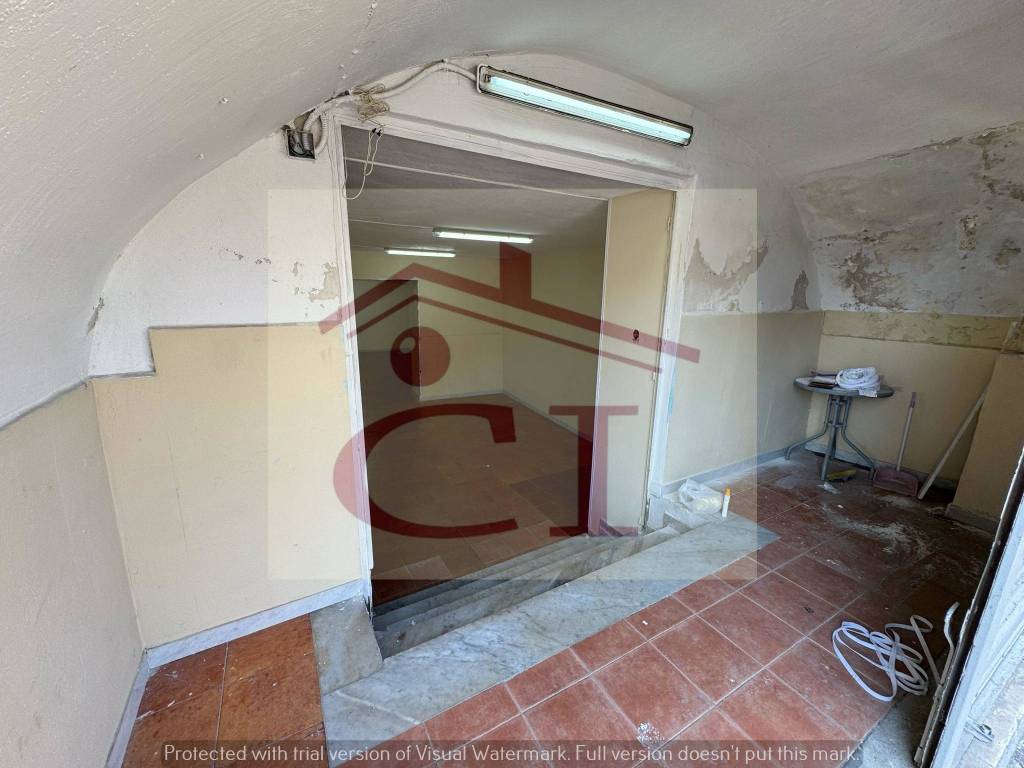 locale commerciale in affitto a Napoli in zona Capodichino