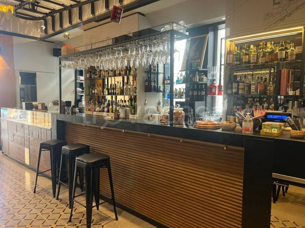 negozio in affitto a Napoli in zona Vomero