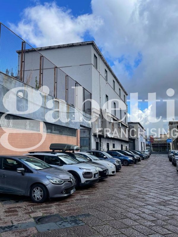 ufficio in affitto a Napoli in zona Pendino / San Giuseppe