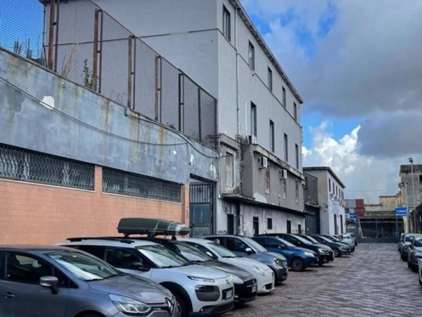 ufficio in affitto a Napoli in zona Pendino / San Giuseppe