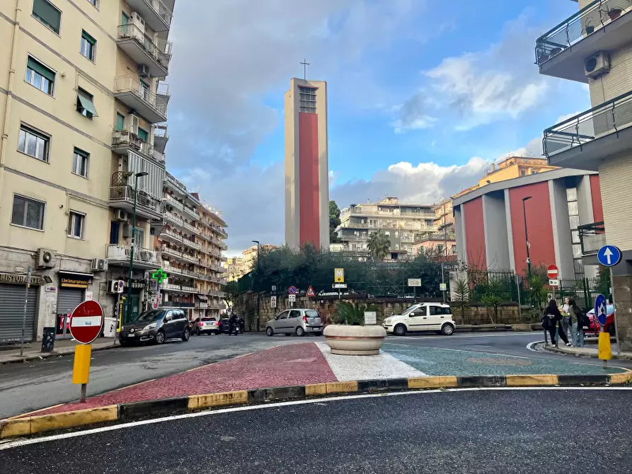negozio in affitto a Napoli in zona Arenella