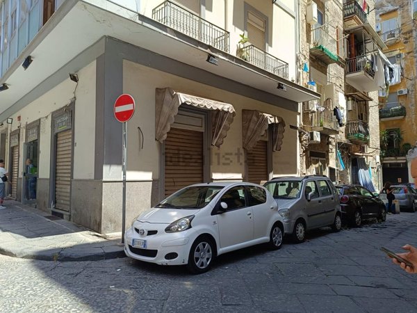 locale commerciale in affitto a Napoli in zona Pendino / San Giuseppe