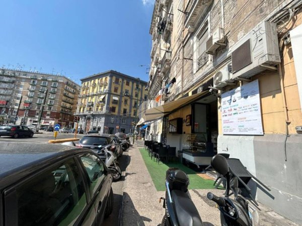 negozio in affitto a Napoli