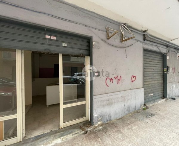 negozio in affitto a Napoli in zona Pianura