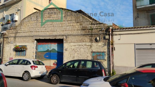 casa indipendente in affitto a Napoli in zona San Carlo all'Arena