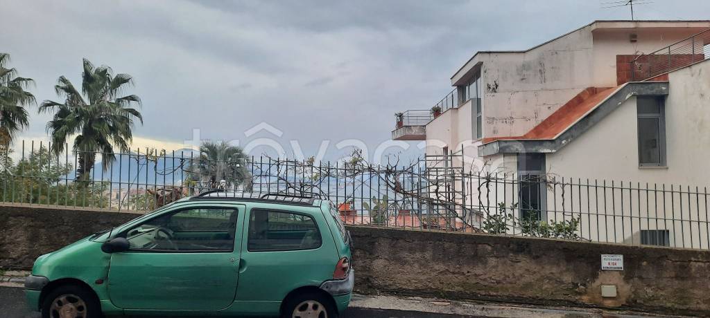 appartamento in affitto a Napoli in zona Chiaia