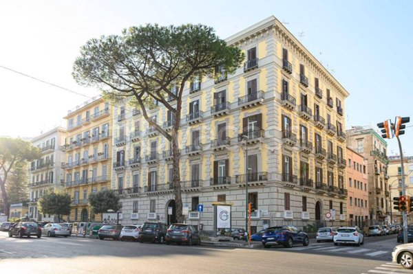 appartamento in affitto a Napoli in zona Chiaia