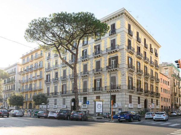 appartamento in affitto a Napoli in zona Chiaia
