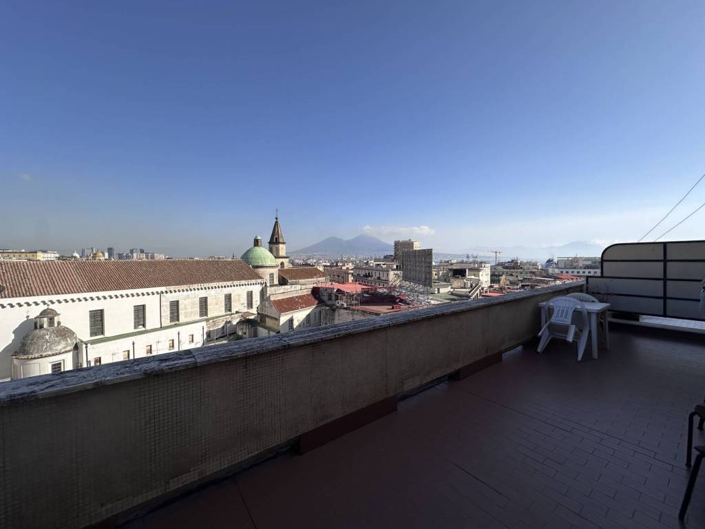 appartamento in affitto a Napoli in zona Stella