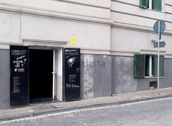 locale commerciale in affitto a Napoli in zona Vomero