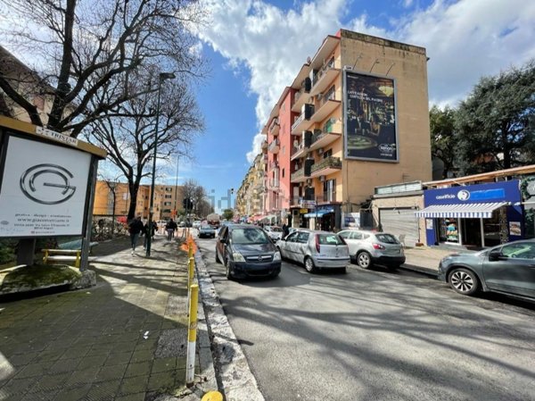 negozio in affitto a Napoli in zona Soccavo