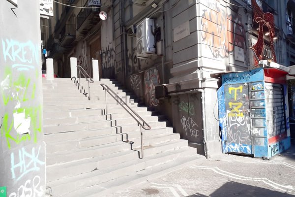 locale commerciale in affitto a Napoli in zona Pendino / San Giuseppe