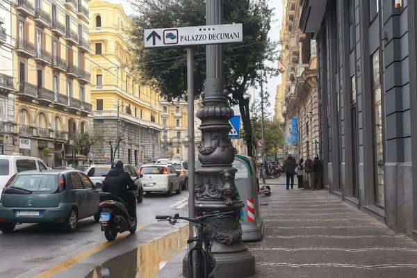 locale commerciale in affitto a Napoli in zona Pendino / San Giuseppe