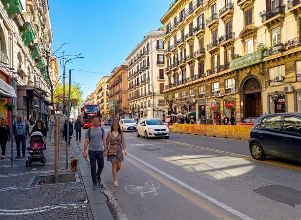 locale commerciale in affitto a Napoli in zona Pendino / San Giuseppe