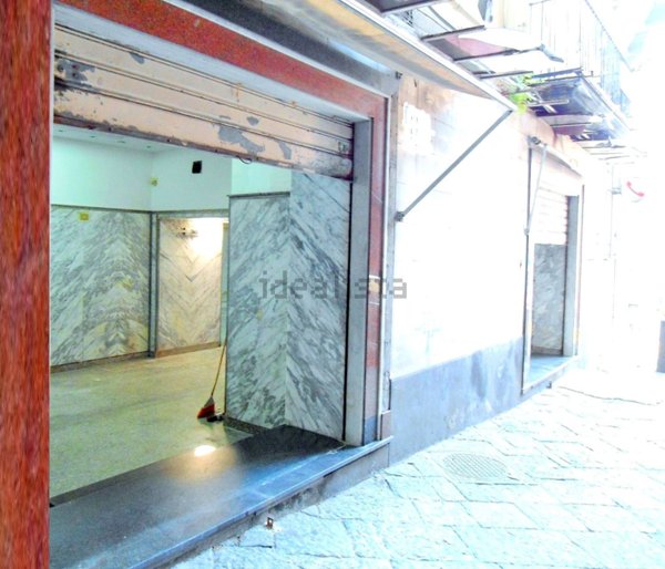 locale commerciale in affitto a Napoli in zona Pendino / San Giuseppe