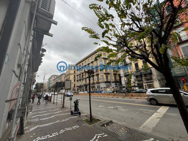negozio in affitto a Napoli in zona Pendino / San Giuseppe