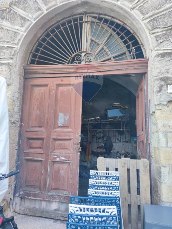 locale commerciale in affitto a Napoli in zona Posillipo