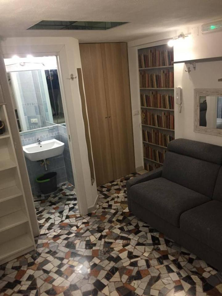 appartamento in affitto a Napoli in zona Chiaia