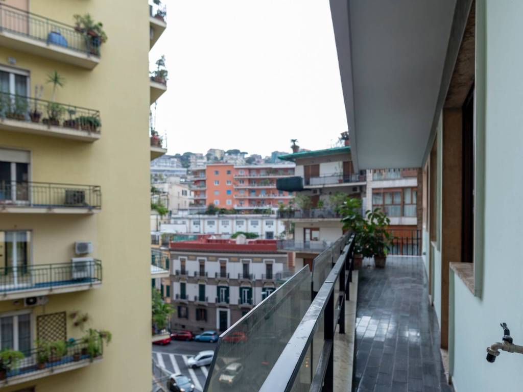 appartamento in affitto a Napoli in zona Chiaia