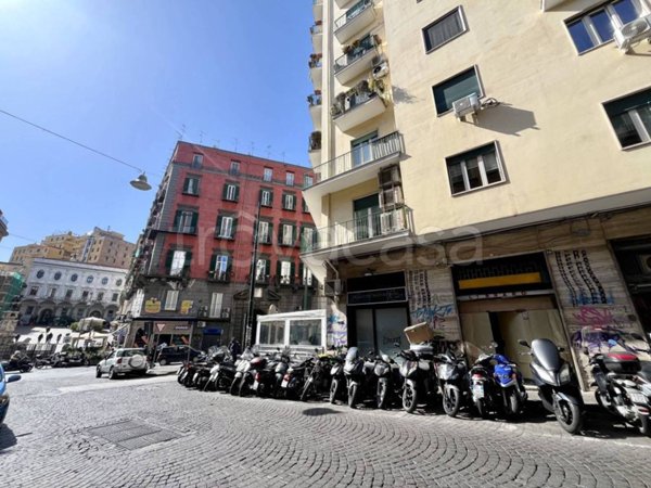 negozio in affitto a Napoli