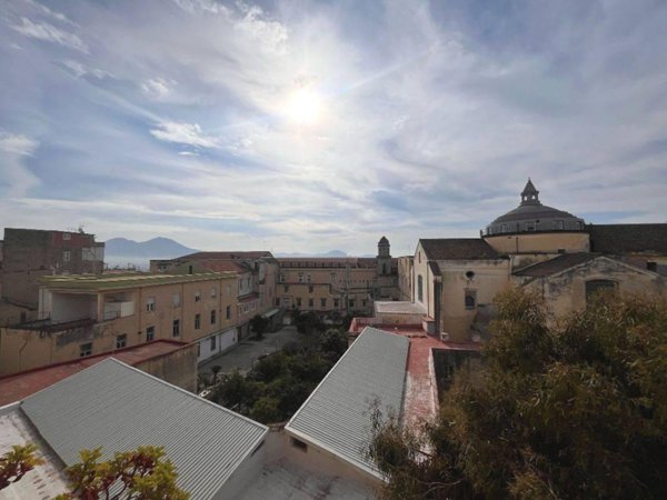 appartamento in affitto a Napoli in zona Stella
