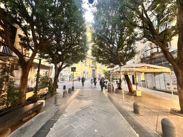 trivano in affitto a Napoli in zona San Ferdinando