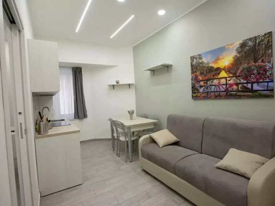 appartamento in affitto a Napoli in zona San Ferdinando