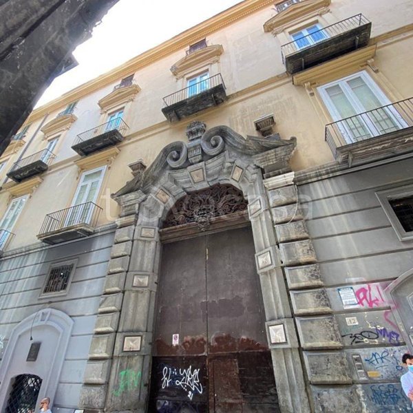 locale commerciale in affitto a Napoli in zona Centro Antico