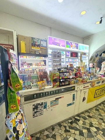 locale commerciale in affitto a Napoli in zona San Lorenzo
